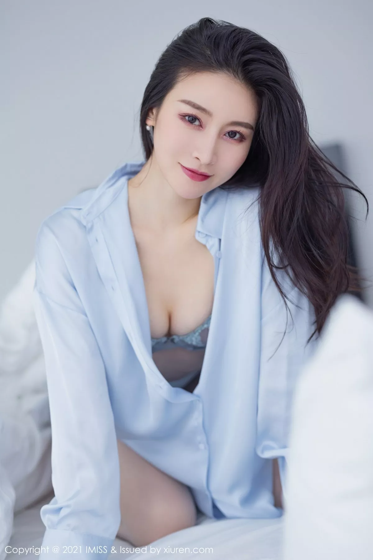 秀人集.com_[IMISS爱蜜社]Vol.614_气质美女Vanessa女友视角主题大号衬衫配性感内衣诱惑写真52P